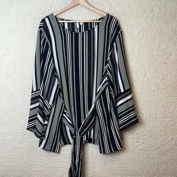 Cato Womens Black White Striped Boatneck Tie Front Top SIZE 26/28W PLUS - Picture 1 of 7